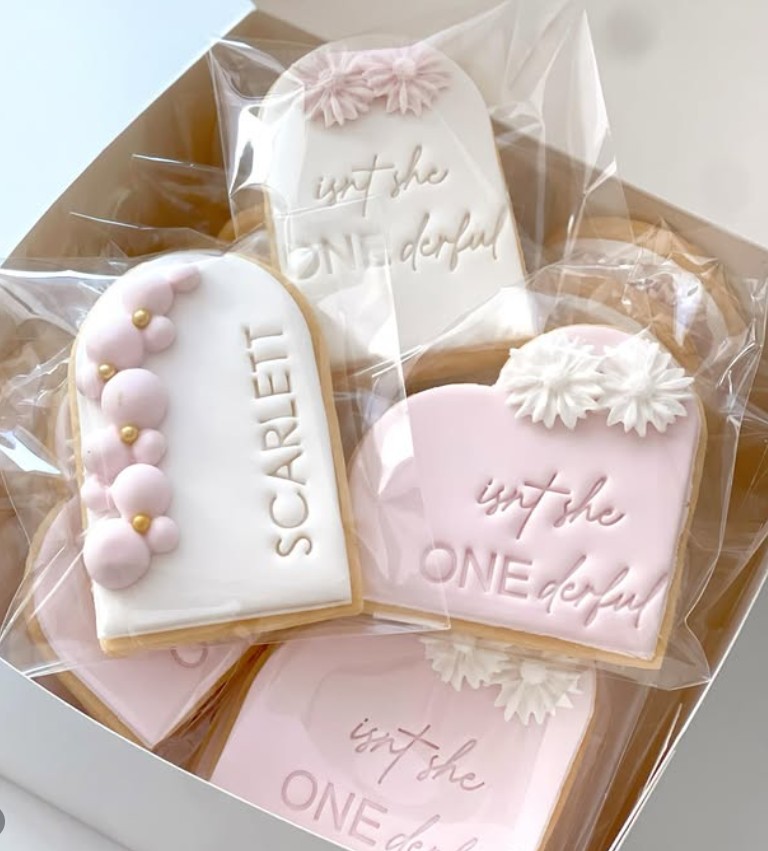 Large Celebration Cakes & Cookies